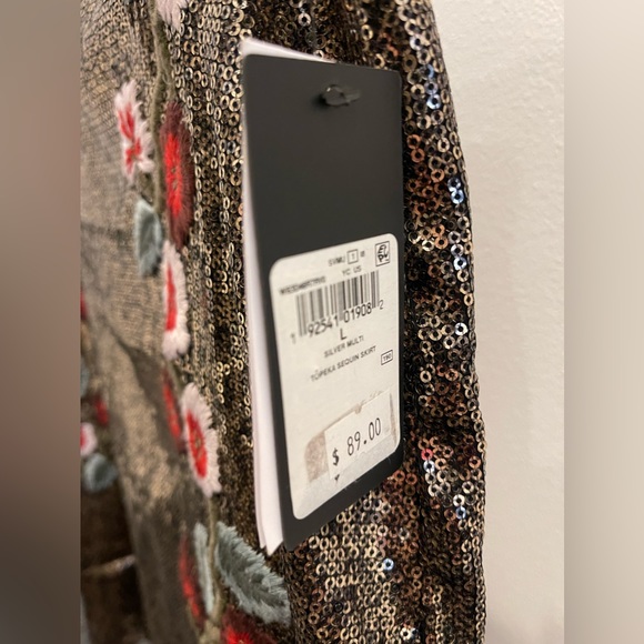 Sold! Guess Topeka Embroidered Sequin Skirt Size Large - Picture 9 of 14